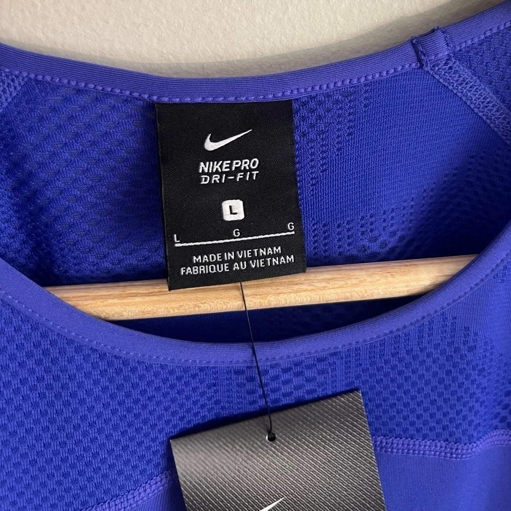 NWT Nike Pro Dri-Fit Crop Top size L